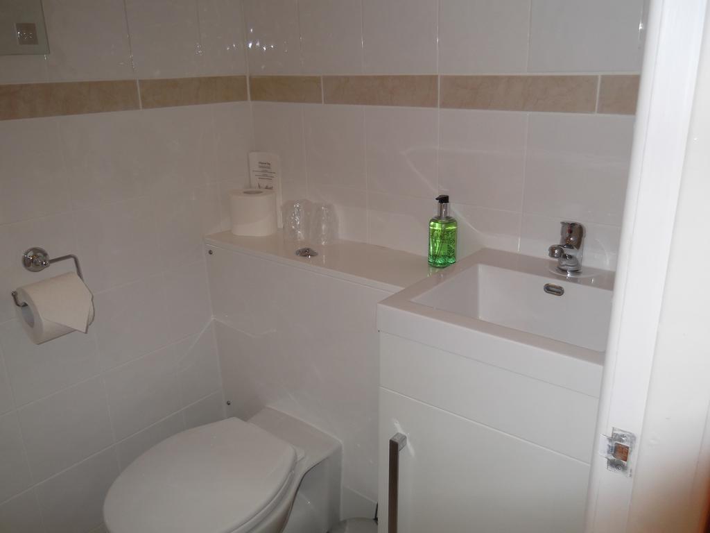 The Bay House Lake View Guest House - Adults Only Bowness-on-Windermere Room photo