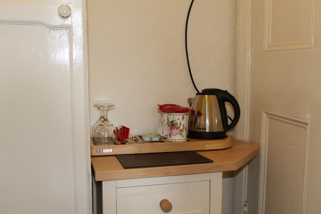 The Bay House Lake View Guest House - Adults Only Bowness-on-Windermere Room photo